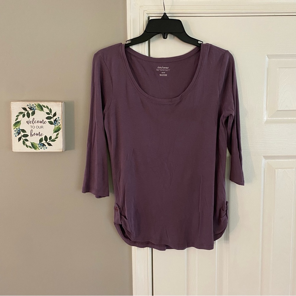 Daisy Fuentes My Favorite T Purple 3/4 Sleeve Women’s Medium Button Side